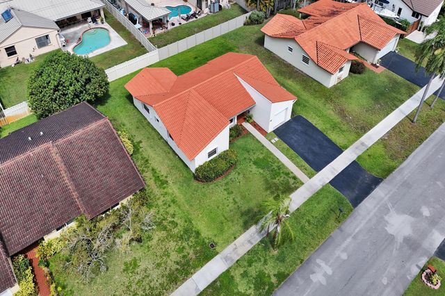 5521 SW 114 Avenue, Cooper City, FL 33330