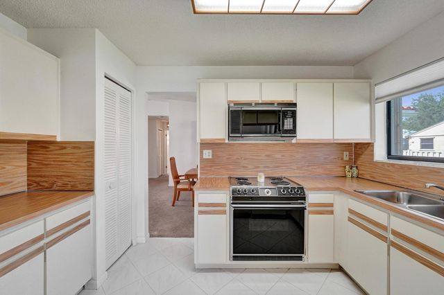 5521 SW 114 Avenue, Cooper City, FL 33330