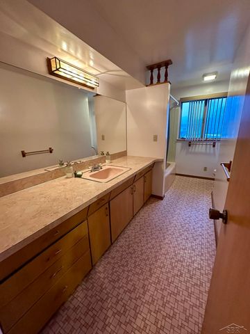 76 Cedar Drive, Bay City, MI 48708