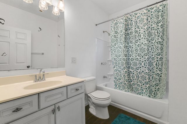 7613 S Hermitage Avenue, Chicago, IL 60620