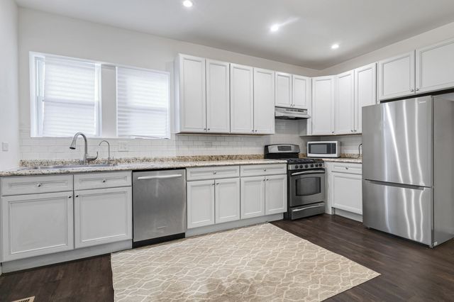 7613 S Hermitage Avenue, Chicago, IL 60620