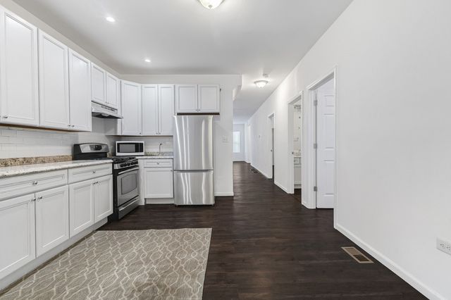 7613 S Hermitage Avenue, Chicago, IL 60620