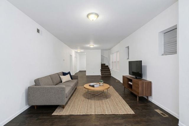 7613 S Hermitage Avenue, Chicago, IL 60620