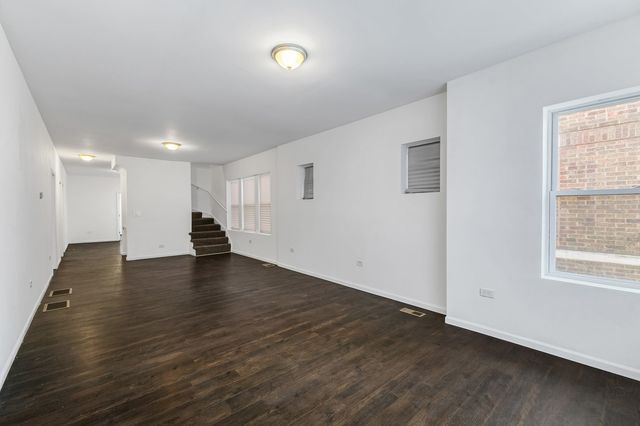 7613 S Hermitage Avenue, Chicago, IL 60620