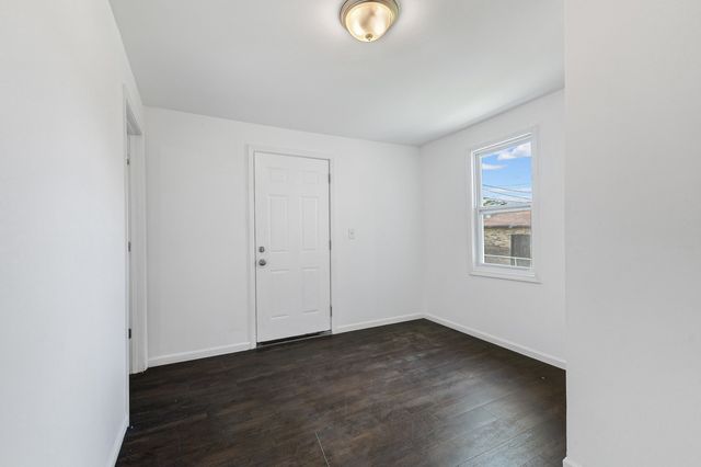 7613 S Hermitage Avenue, Chicago, IL 60620