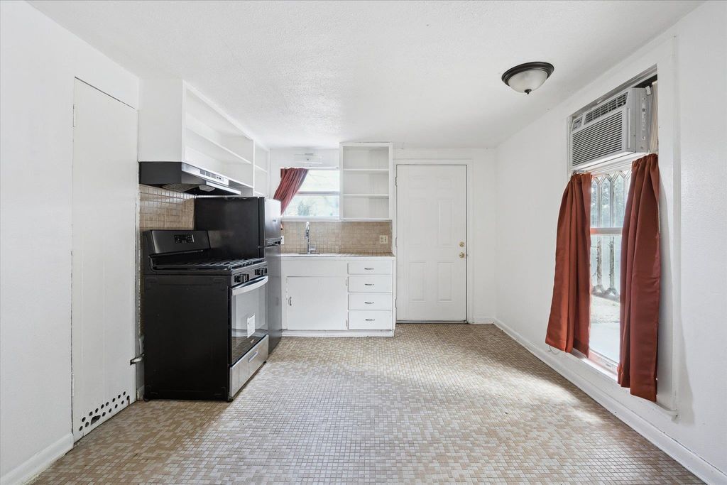 806 W 32nd ST C, Austin, TX 78705