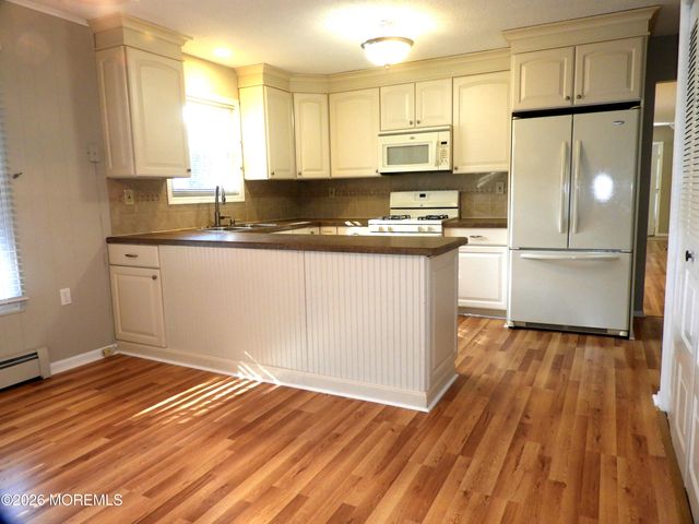 116 Santiago Drive, Toms River, NJ 08757