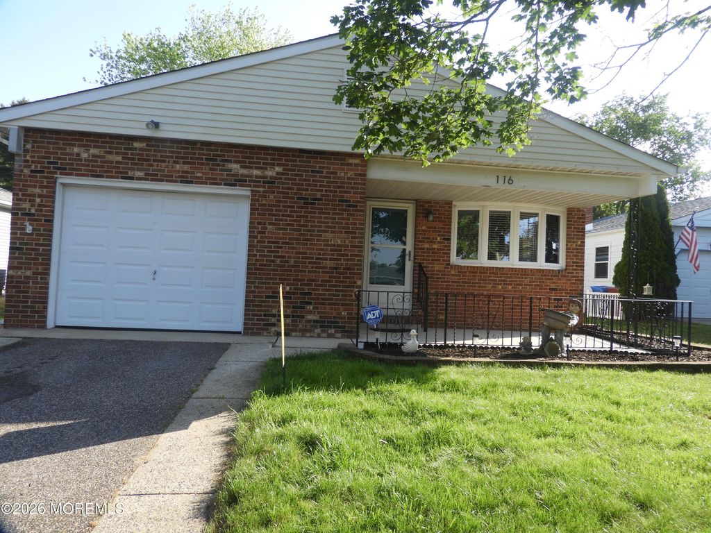 116 Santiago Drive, Toms River, NJ 08757
