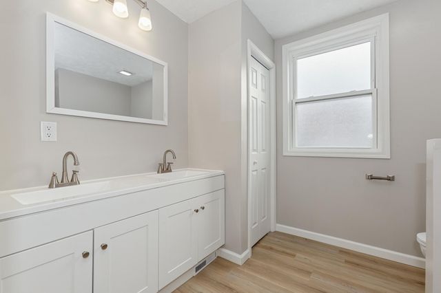 202 S Elm Street, Three Oaks Vllg, MI 49128