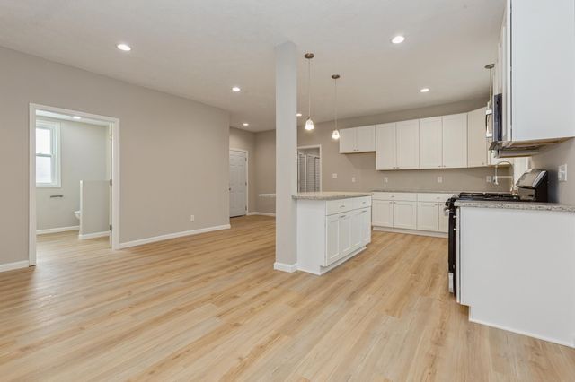 202 S Elm Street, Three Oaks Vllg, MI 49128