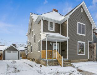 202 S Elm Street, Three Oaks Vllg, MI 49128