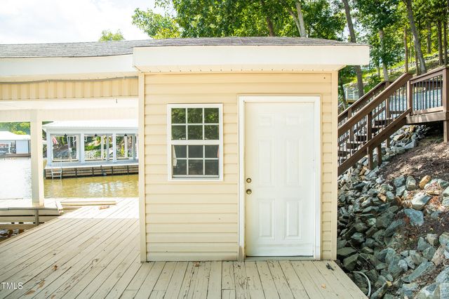 444 Smokehouse Lane, Semora, NC 27343