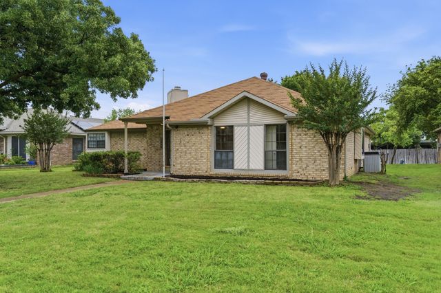 1506 Springaire Lane, Lewisville, TX 75077