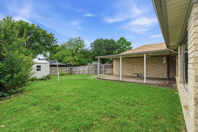 1506 Springaire Lane, Lewisville, TX 75077