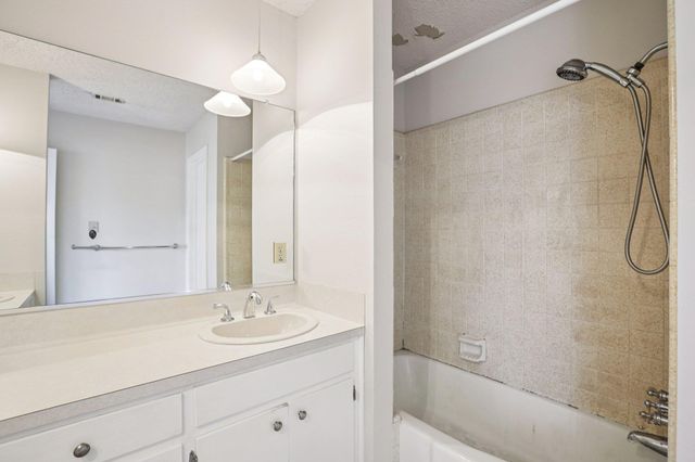 141 Ridgecrest RD, Georgetown, TX 78628