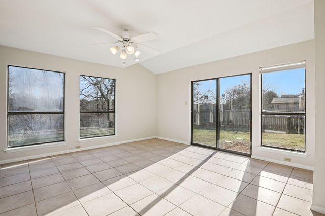 141 Ridgecrest RD, Georgetown, TX 78628