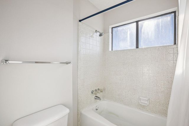 141 Ridgecrest RD, Georgetown, TX 78628