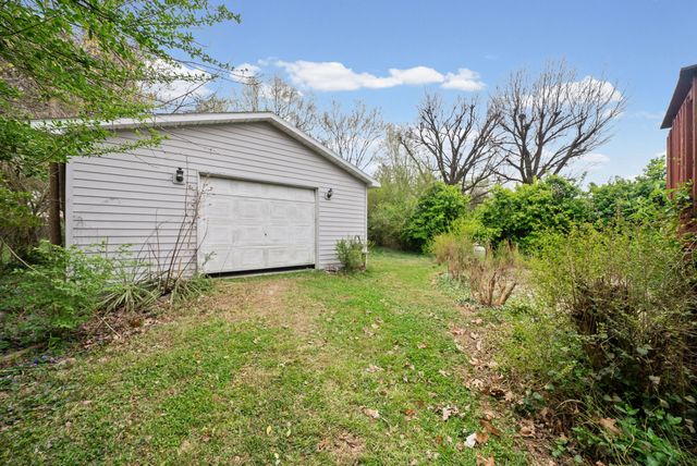 2736 Kenwood Dr, Hopkinsville, KY 42240