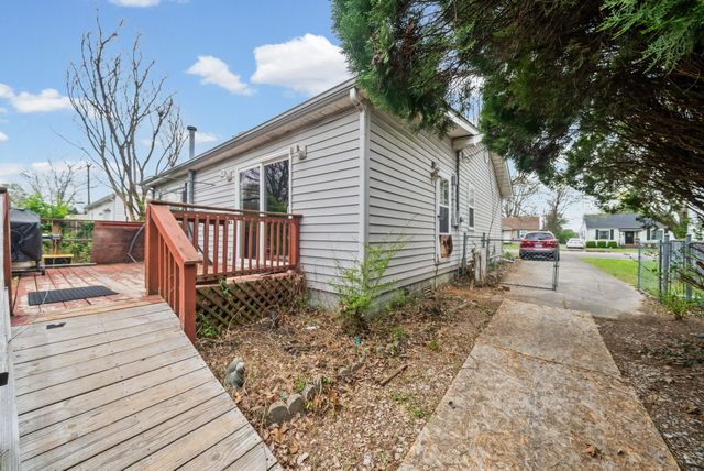 2736 Kenwood Dr, Hopkinsville, KY 42240