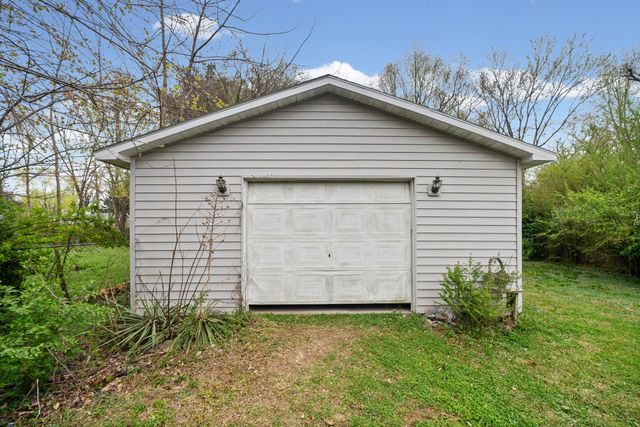 2736 Kenwood Dr, Hopkinsville, KY 42240