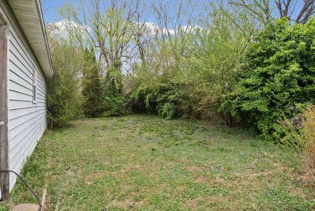 2736 Kenwood Dr, Hopkinsville, KY 42240