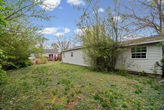 2736 Kenwood Dr, Hopkinsville, KY 42240