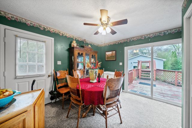 2736 Kenwood Dr, Hopkinsville, KY 42240