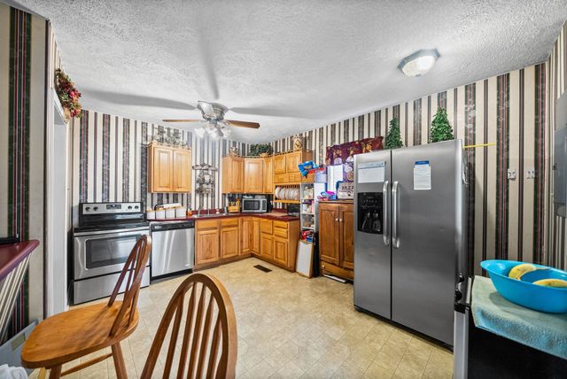 2736 Kenwood Dr, Hopkinsville, KY 42240