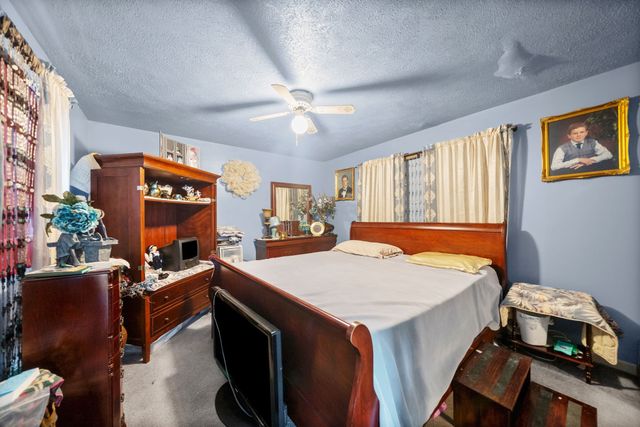 2736 Kenwood Dr, Hopkinsville, KY 42240