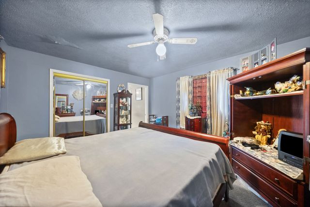 2736 Kenwood Dr, Hopkinsville, KY 42240