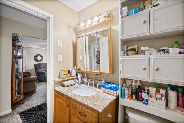 2736 Kenwood Dr, Hopkinsville, KY 42240