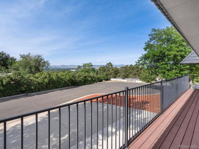 8233 W 62nd Pl, Arvada, CO 80004