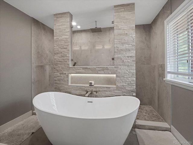 8233 W 62nd Pl, Arvada, CO 80004