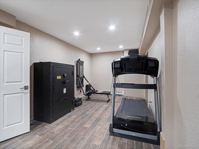 8233 W 62nd Pl, Arvada, CO 80004