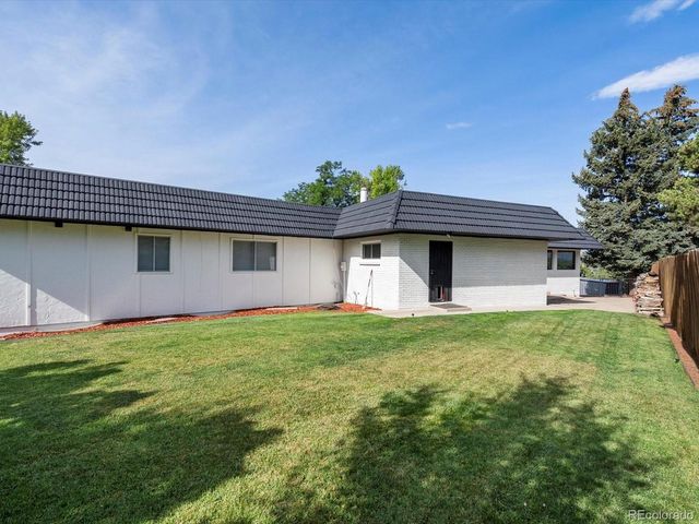 8233 W 62nd Pl, Arvada, CO 80004