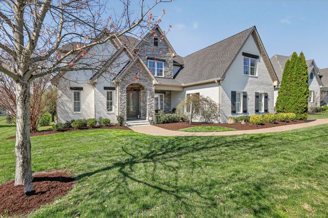 1244 Potter Ln, Gallatin, TN 37066