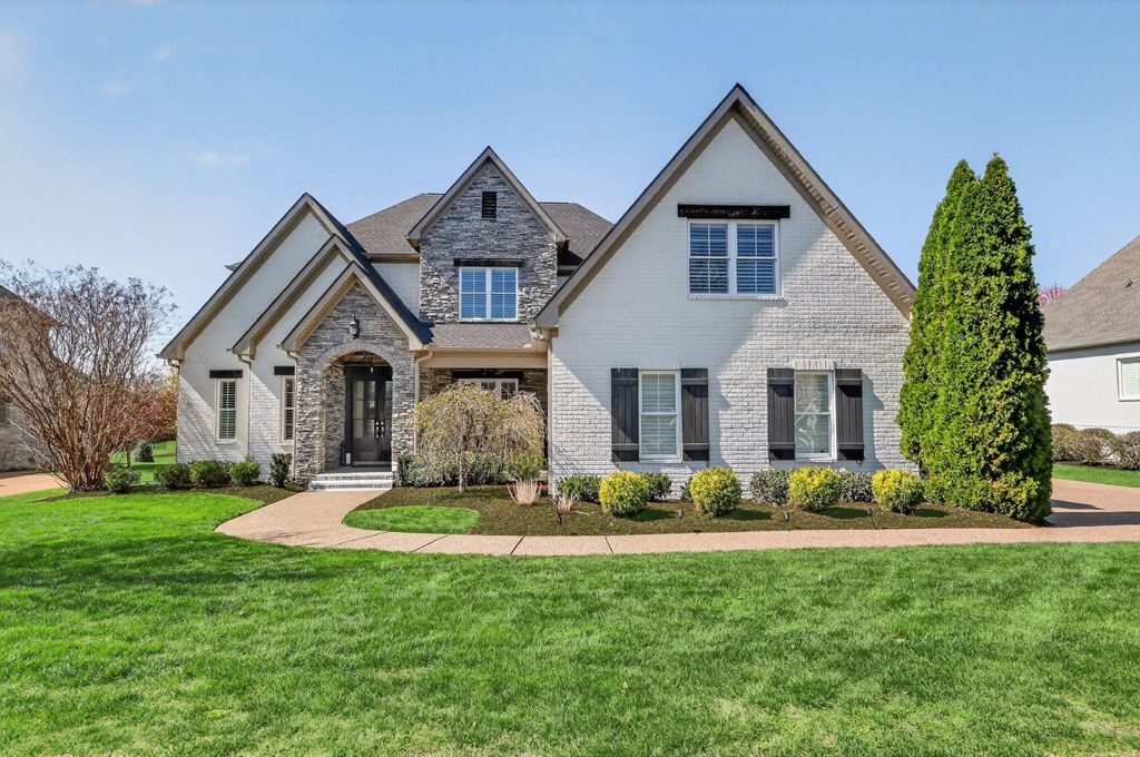 1244 Potter Ln, Gallatin, TN 37066