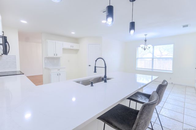 5135 Stormy Hls, San Antonio, TX 78247