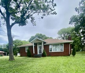 912 Highland Cir, Madison, TN 37115