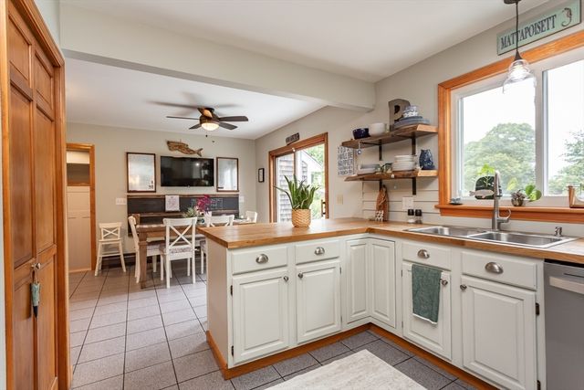 1 Ocean Dr, Mattapoisett, MA 02739