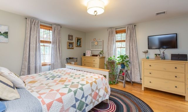 1 Ocean Dr, Mattapoisett, MA 02739