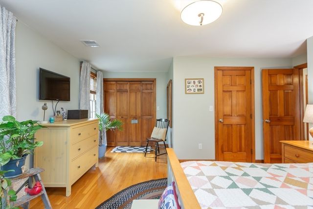 1 Ocean Dr, Mattapoisett, MA 02739