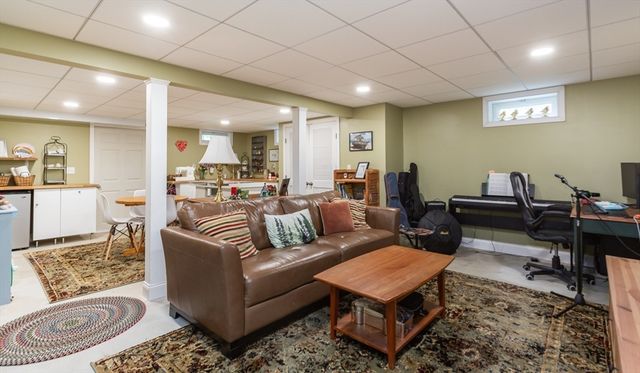 1 Ocean Dr, Mattapoisett, MA 02739