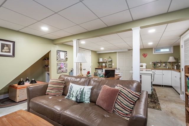 1 Ocean Dr, Mattapoisett, MA 02739