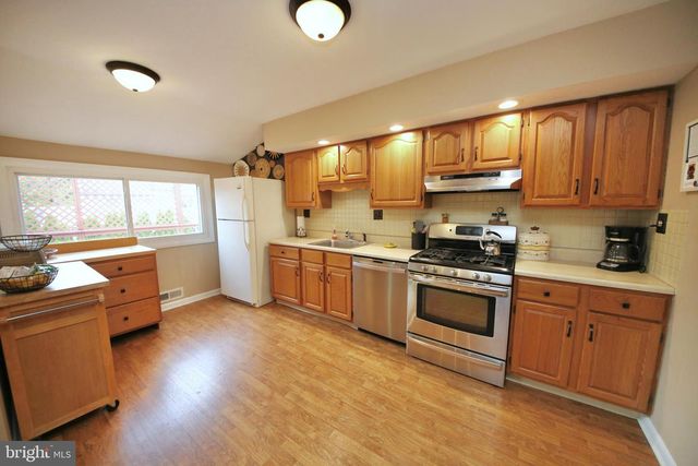 24 HOMESTEAD RD, Stratford, NJ 08084