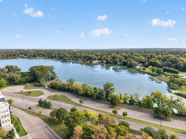3667 W Broadway Avenue, Robbinsdale, MN 55422