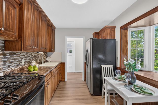 3667 W Broadway Avenue, Robbinsdale, MN 55422