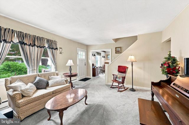 24 HILLMAN AVE, Trenton, NJ 08638