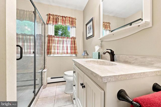 24 HILLMAN AVE, Trenton, NJ 08638
