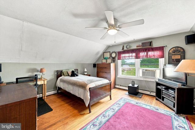 24 HILLMAN AVE, Trenton, NJ 08638